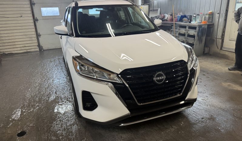 
								2023 nissan kicks full									