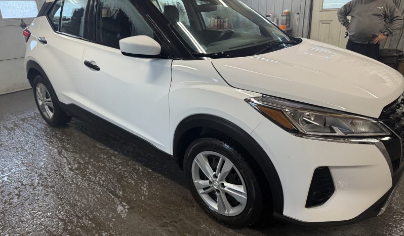 
								2023 nissan kicks full									